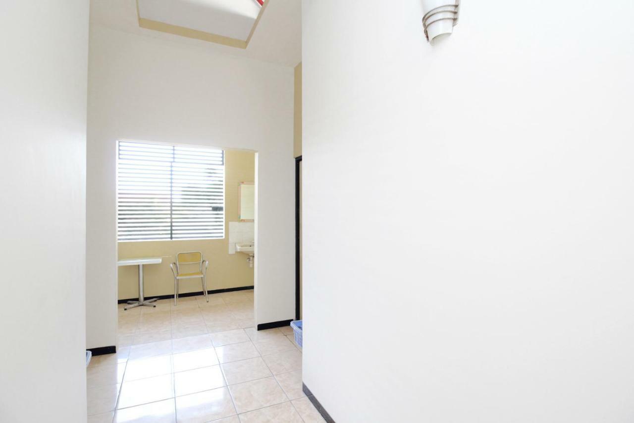 Reddoorz Syariah Near Prpp Semarang酒店 外观 照片
